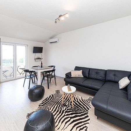 Kaštela Stunning Apartment In Kastel Luksic With Wifi מראה חיצוני תמונה