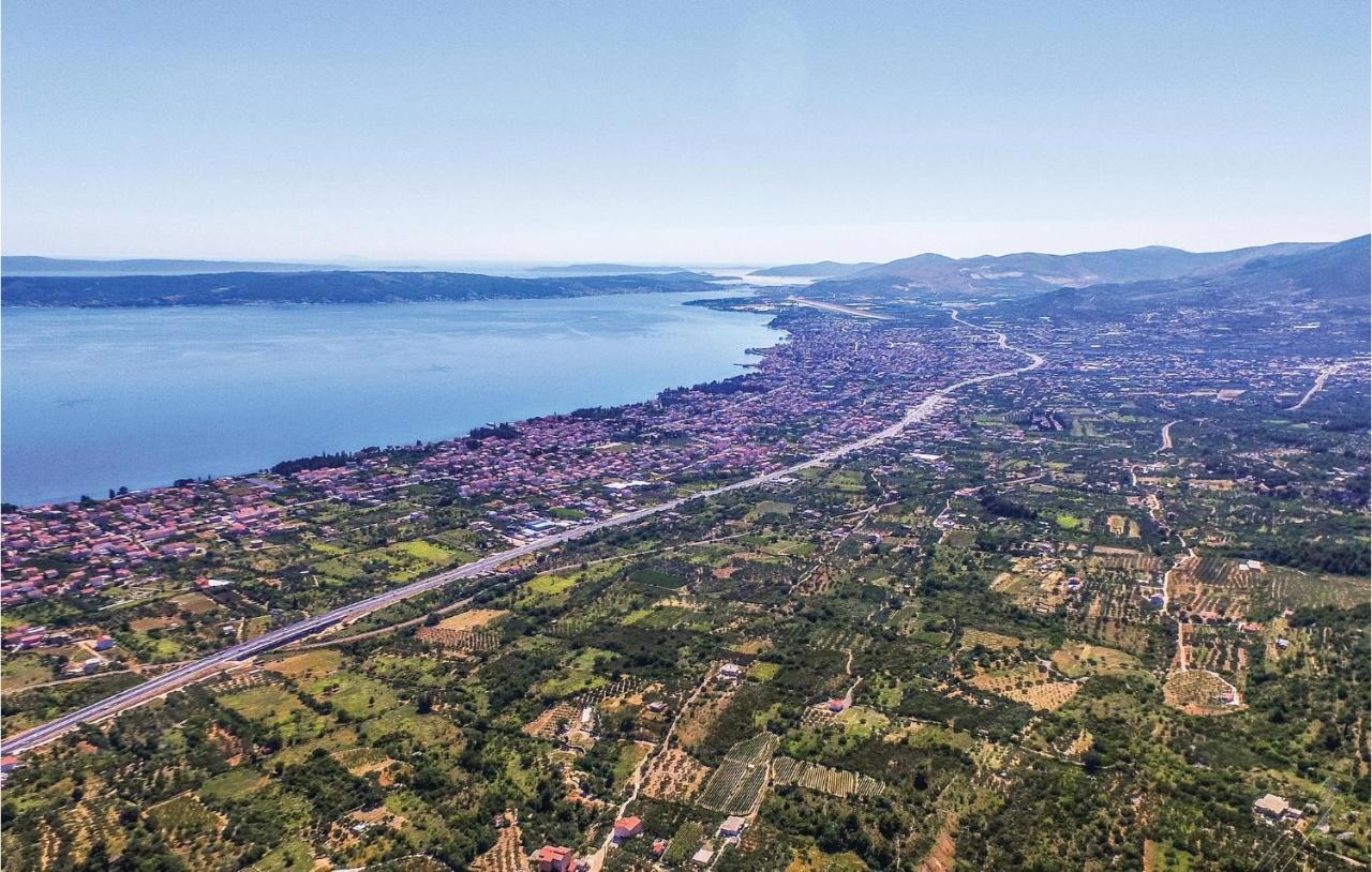 Kaštela Stunning Apartment In Kastel Luksic With Wifi מראה חיצוני תמונה