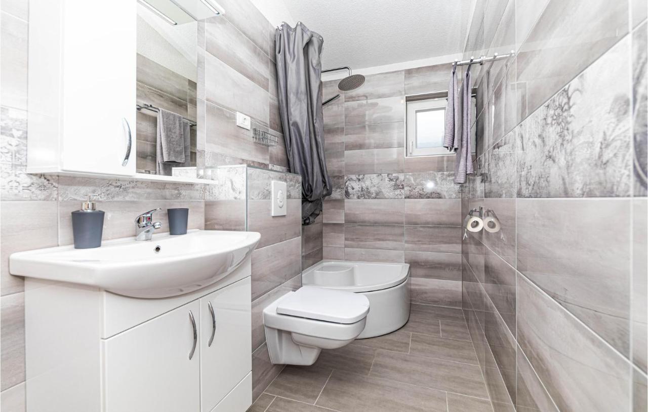 Kaštela Stunning Apartment In Kastel Luksic With Wifi מראה חיצוני תמונה