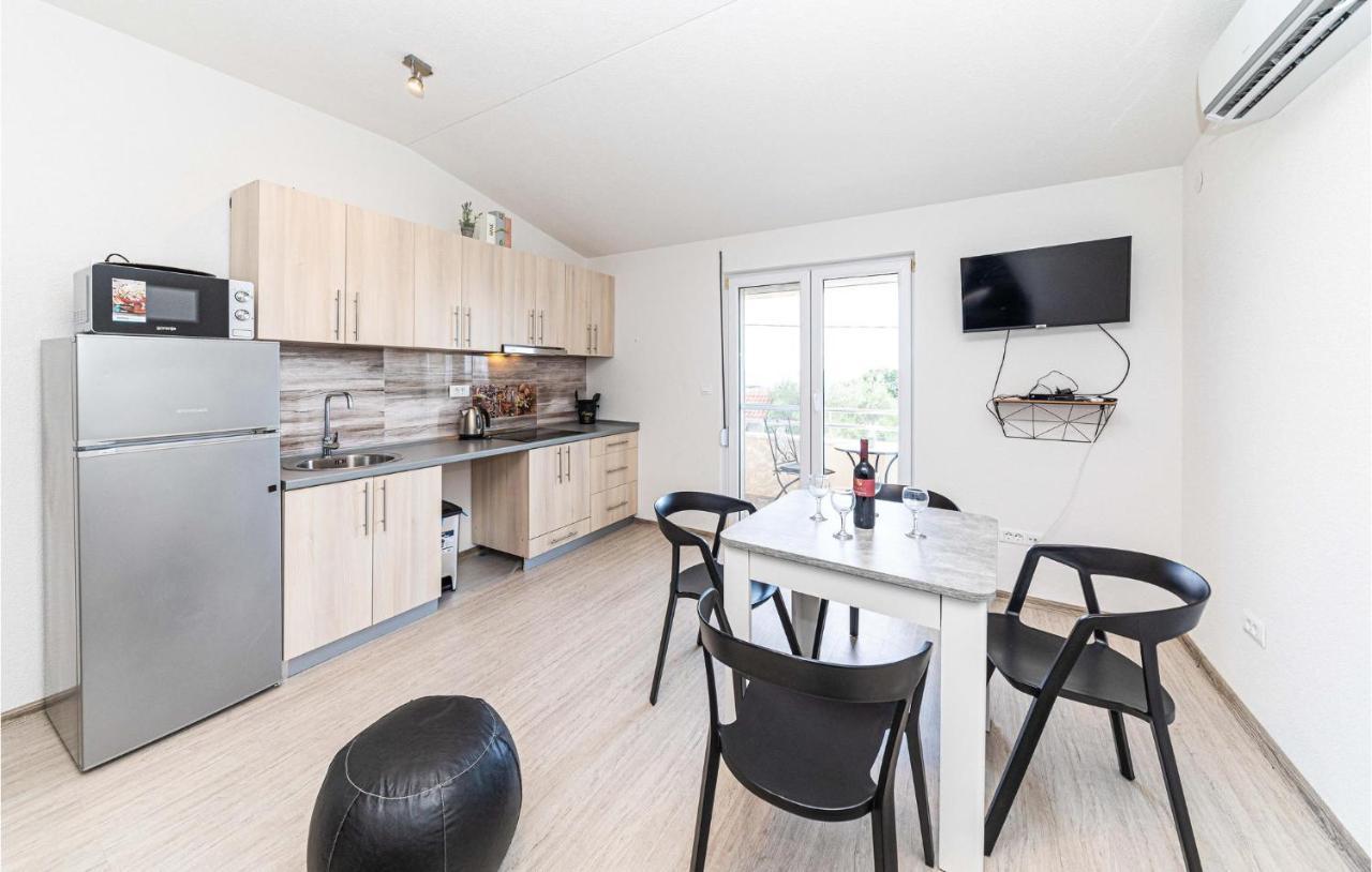 Kaštela Stunning Apartment In Kastel Luksic With Wifi מראה חיצוני תמונה